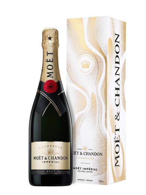 Moet & Chandon Brut Imperial w/End of the Year 2023 Gift Box 750 ml